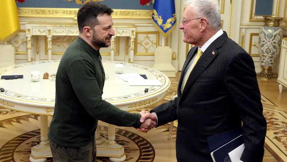 El enviado de Trump para Ucrania defiende la "valiente" figura de Zelenski durante sus conversaciones en Kiev