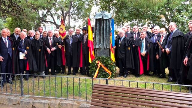 Investidura de nuevos Caballeros y Damas de la Orden de la Capa Española