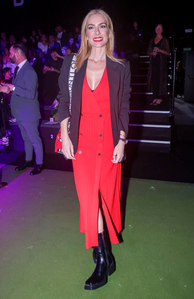 Kira Miró en el desfile de Lola Casademunt by Maite en MBFWM.