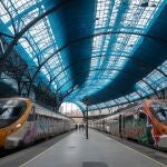 Dos trenes en la estación de Francia, donde opera Rodalies, a 21 de febrero de 2025, en Barcelona, Catalunya (España). 