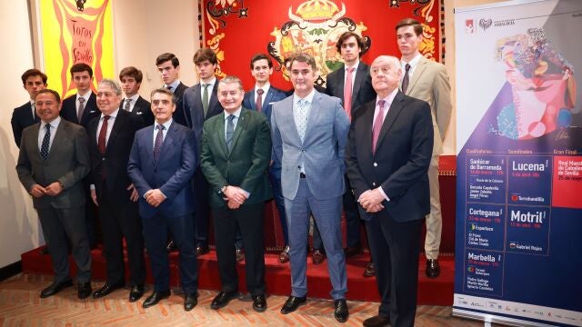 Foto familiar de la presentación del Circuito de Novilladas de Andalucía