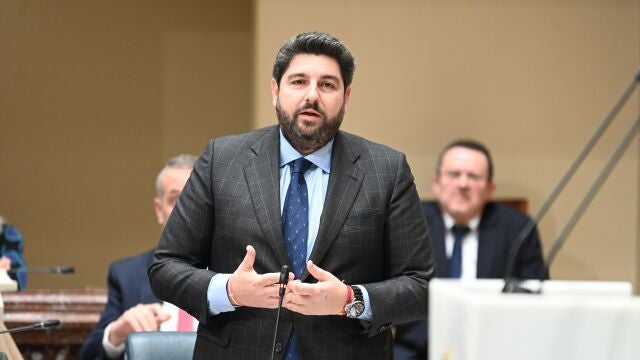 El presidente del Gobierno regional, Fernando López Miras, anuncia la constitución inmediata de un comité para anticiparse al impacto de los aranceles de Estados Unidos a las exportaciones de la Región.