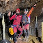 Los espeleólogos responsables de los descubrimientos de la cueva de Valporquero, Pedro González y Tania García