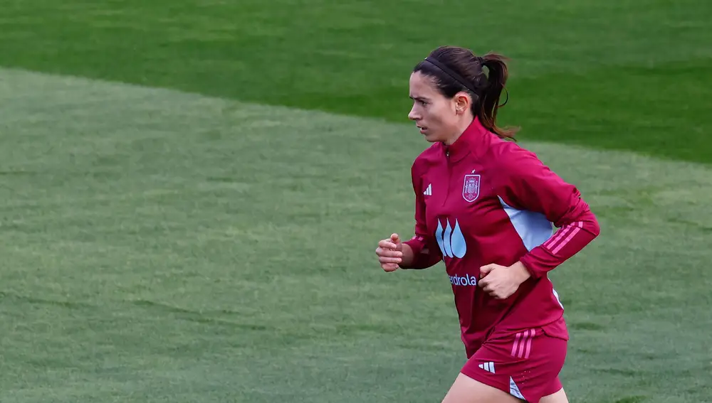 Aitana Bonmatí, entrenándose con la selección española