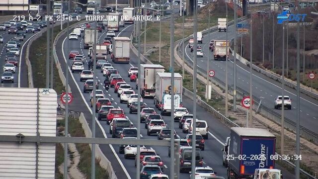 Varios accidentes complican la hora punta en la entrada a Madrid por A-2, A-5 y A-6 entre otras