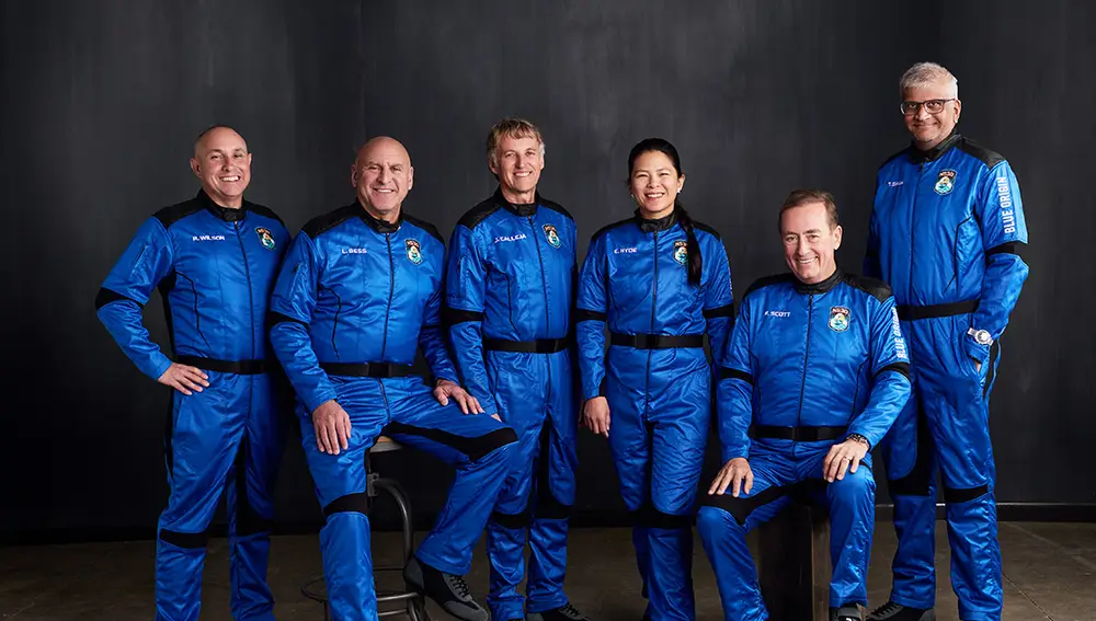 Imagen de todos los tripulantes de la misión NS-30 Shepard