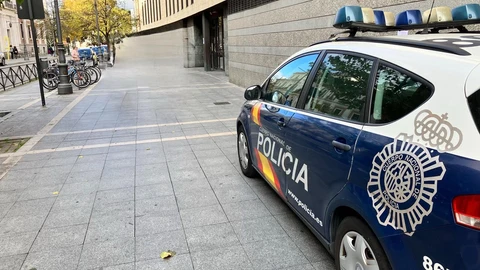 Coche patrulla de la Policía Nacional en Valladolid