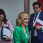La ministra portavoz del Gobierno, Pilar Alegría, la ministra de Igualdad, Ana Redondo, y el ministro de Trans
