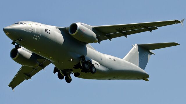 Un avión militar Antonov