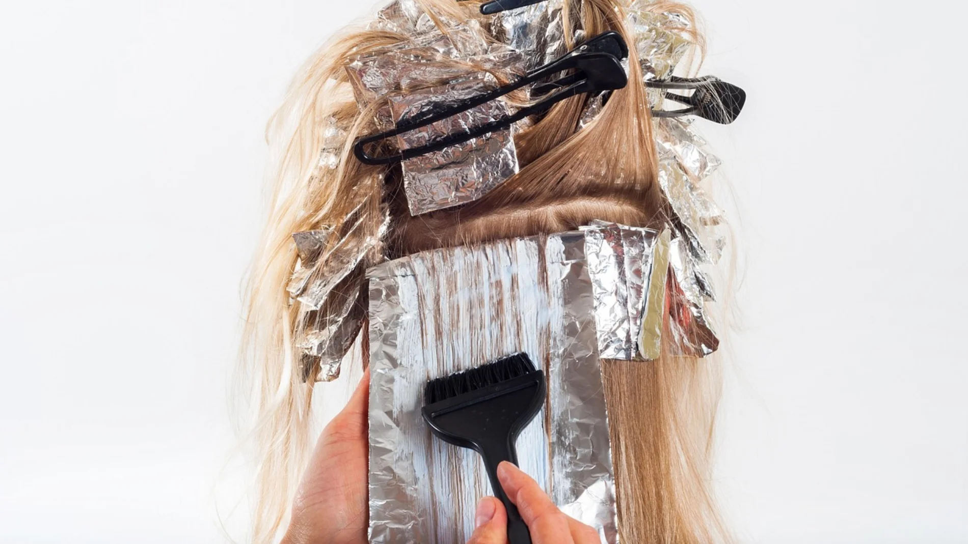 Adiós a las canas en un día: el remedio sin tintes ni químicos que actúa en 24 horas