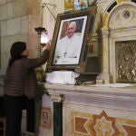 Bolivianos oran por la salud del Papa Francisco