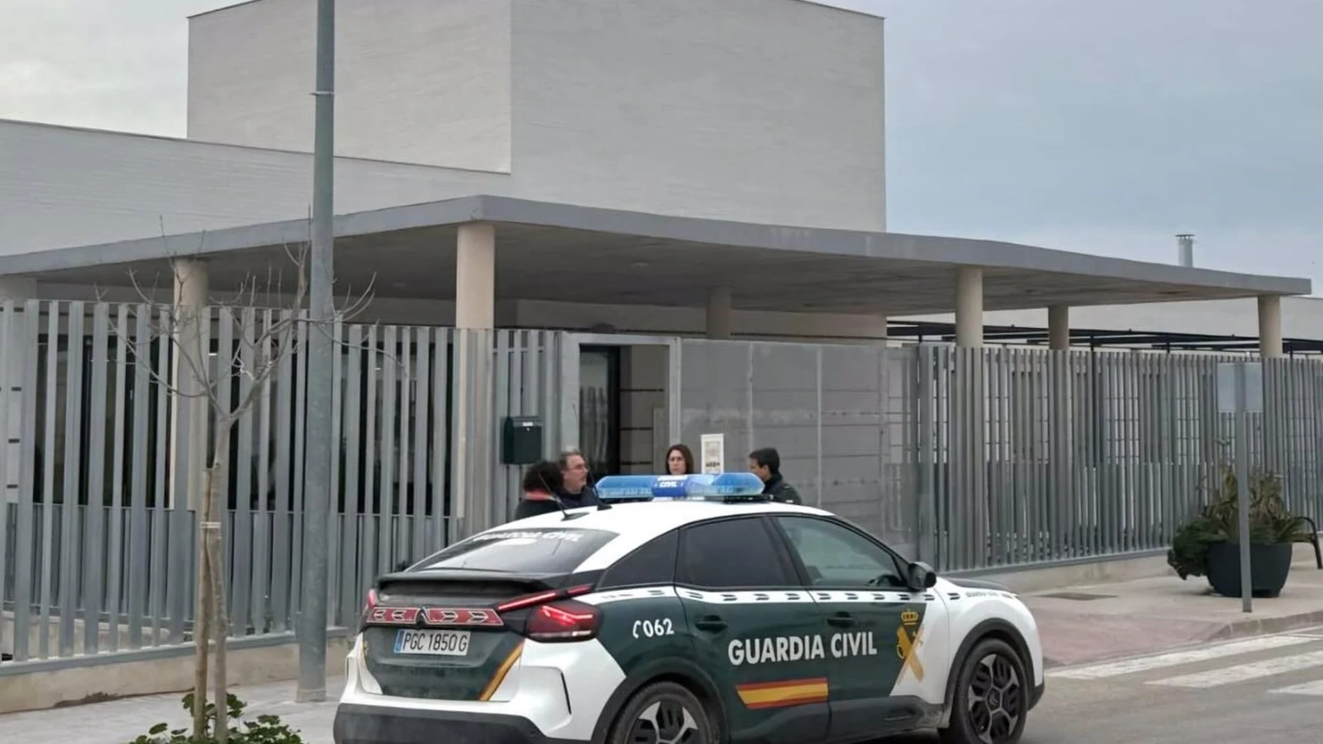 VÍDEO: Centros escolares de Chiva, Yátova, Siete Aguas y Buñol (Valencia) suspenden las clases tras correo con amenazas