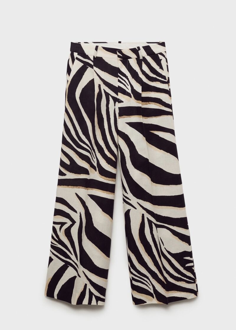 Pantalón de estampado animal.
