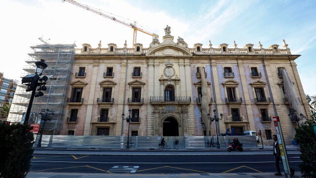 Fachada en obras del TSJ valenciano