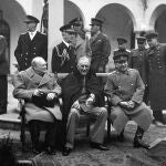 Eso no se lo dices a Churchill: cómo la foto de Yalta explica las miserias de Europa