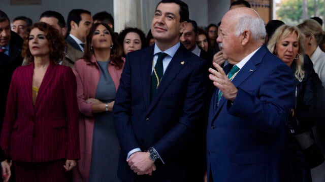 Moreno, Montero y Planas asisten al pleno institucional con motivo del Día de Andalucía en el Parlamento en Sevilla
