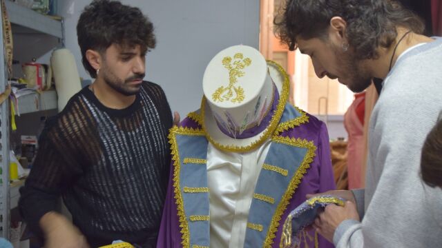 Uno de los honores más grandes del Carnaval de Cádiz: “Ha sido muy fácil trabajar con Antoñito Molina, pregonero y amigo”