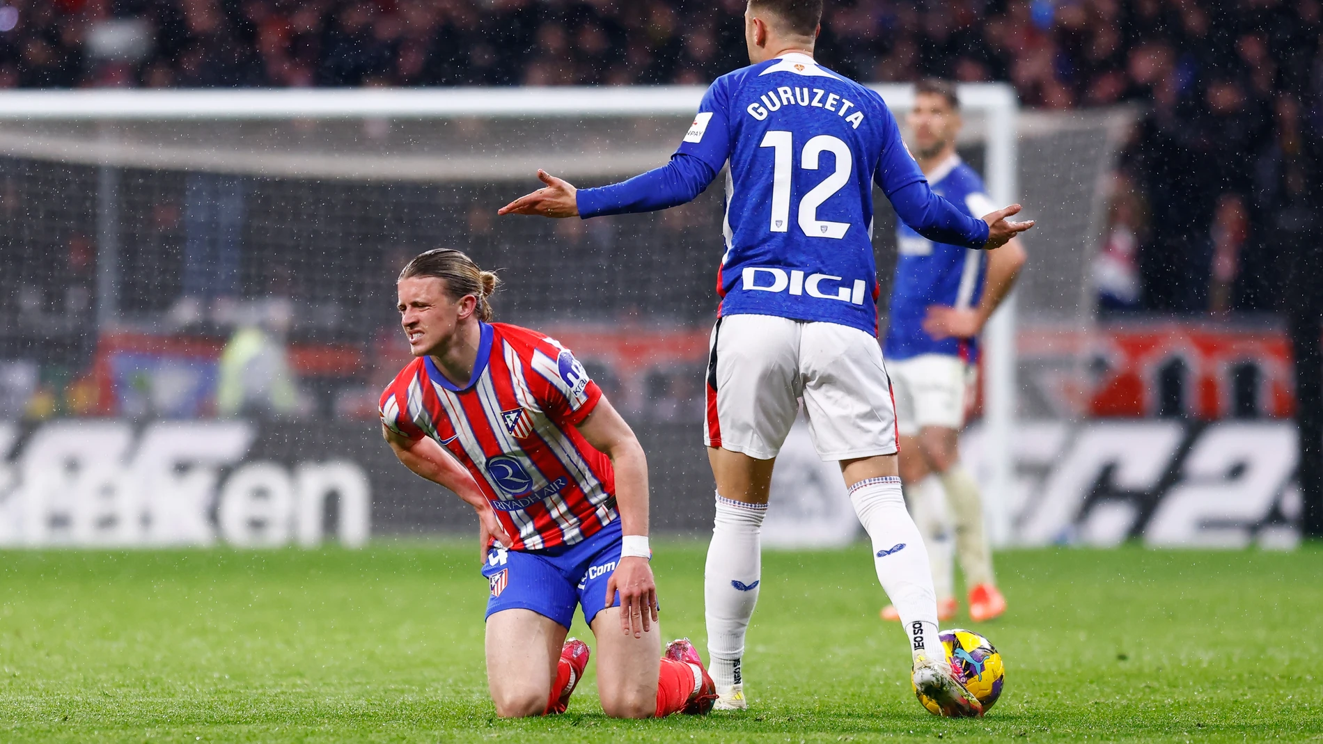 Conor Gallagher of Atletico de Madrid hurts during the Spanish League, LaLiga EA Sports, football match played between Atletico de Madrid and Athletic Club de Bilbao at Riyadh Air Metropolitano on March 01, 2025, in Madrid, Spain. AFP7 01/03/2025 ONLY FOR USE IN SPAIN