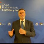 Francisco Vázquez, secretario regional del PP, durante su intervención en el video