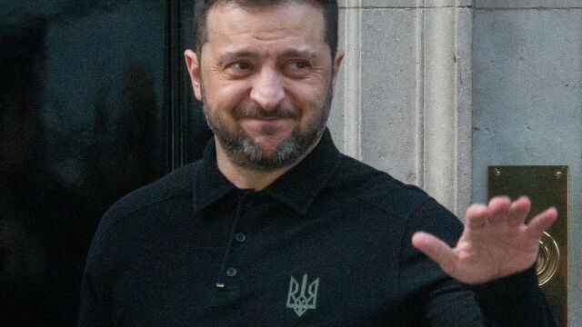Ucrania.- Zelenski afirma estar dispuesto a firmar el acuerdo sobre tierras raras con EEUU