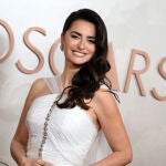 El look de Penélope en los Oscar 2025.