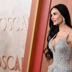 Demi Moore con vestido de Armani.