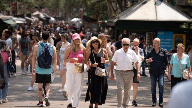 Economía.- (AMP) España recibió en enero 5,1 millones de turistas que gastaron más de 7.100 millones