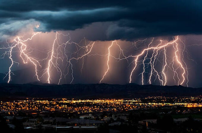 Tormenta sobre una ciudad 