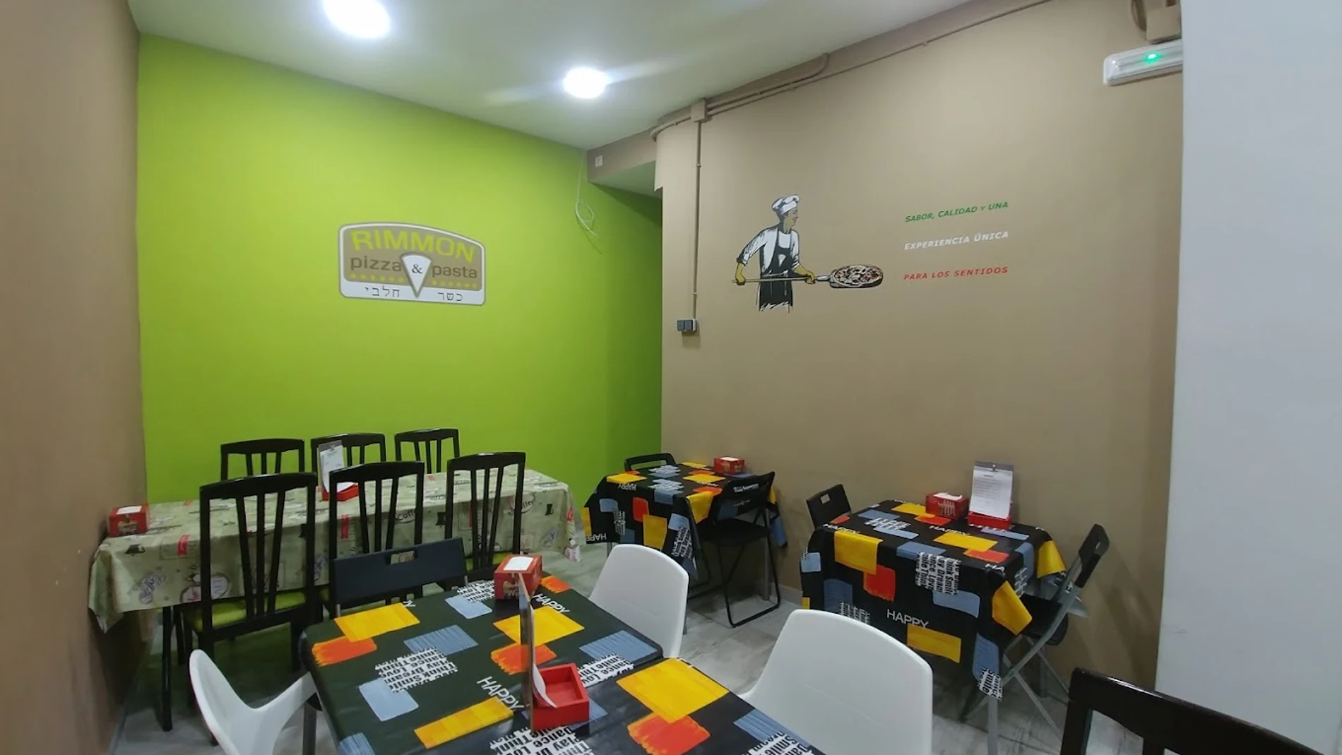 Un hombre rocía con gasolina un restaurante judío del centro de Madrid