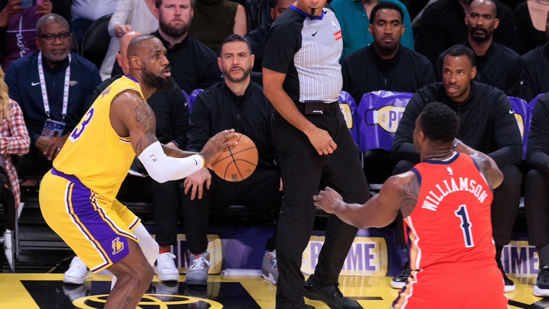 LeBron James superó la barrera de los 50.000 puntos anotados con este triple
