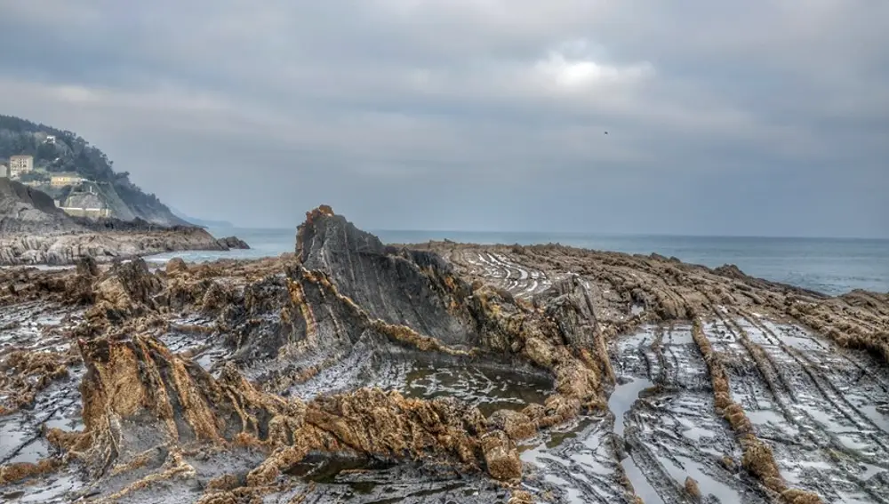 El flysch de Mutriku se conoce como el Flysch Negro, con una antigüedad de más de 110 millones de años