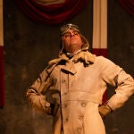 Luca Marinelli luce irreconocible en el papel de Benito Amilcare Andrea Mussolini