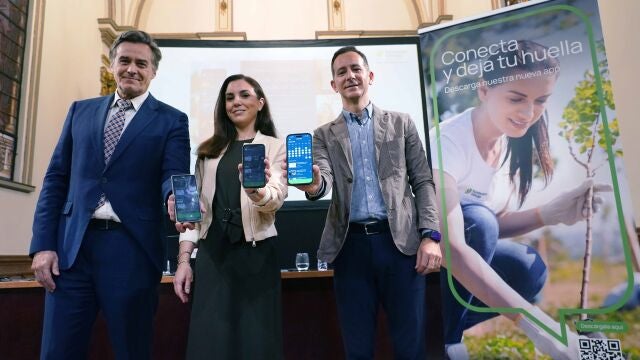 Gerardo Lerones, Cristina Rico y Manuel Dorado, hoy durante la presentación de la nueva aplicación