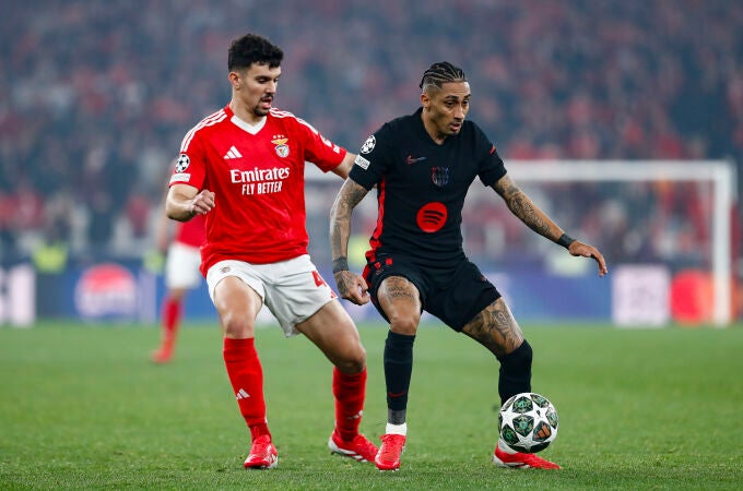 SL Benfica v FC Barcelona - UEFA Champions League 2024/25 Round of 16 First Leg