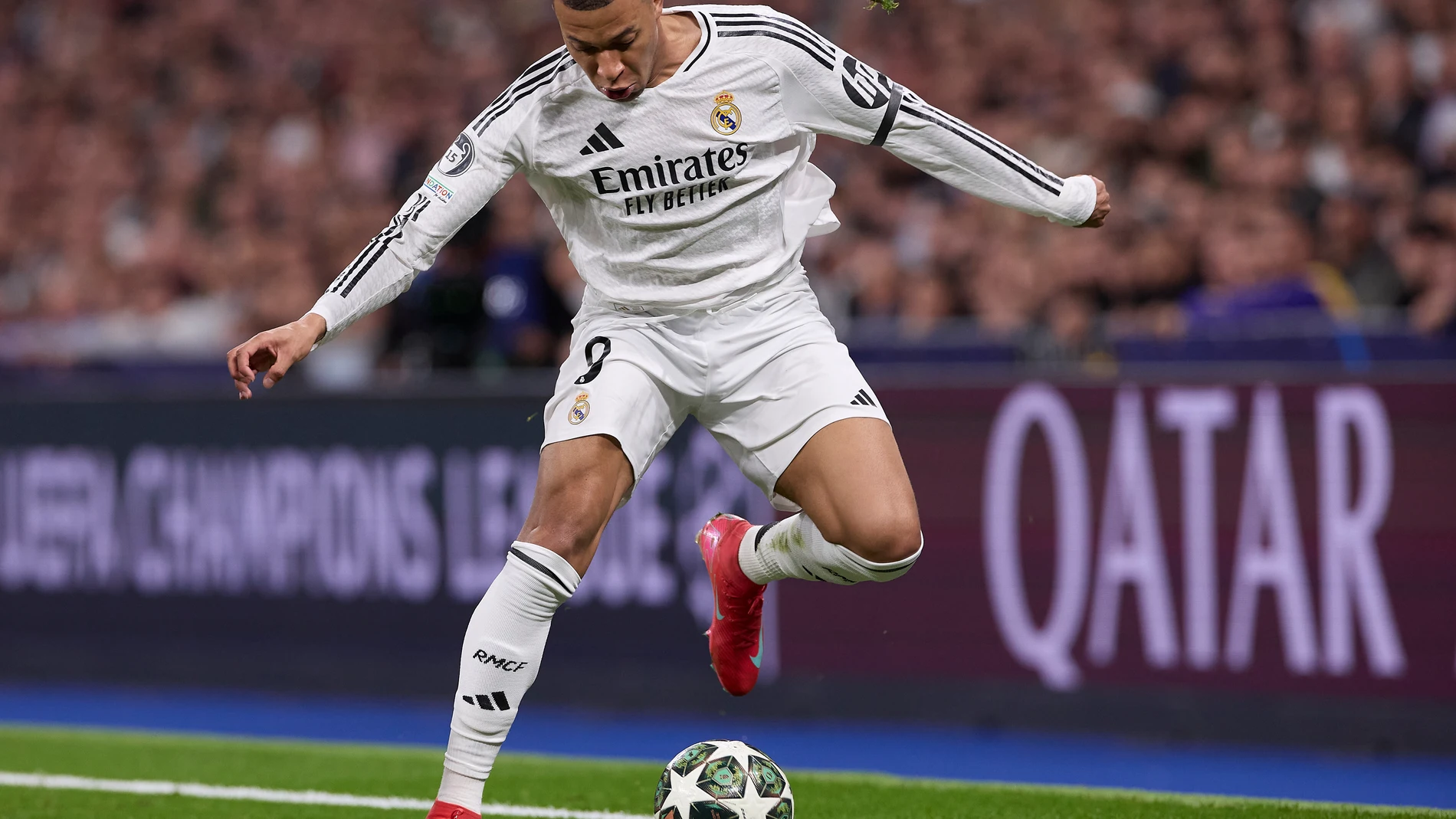 04 March 2025, Spain, Madrid: Real Madrid's Kylian Mbappe seen in action during the UEFA Champions League round of 16 first-leg soccer match between Real Madrid CF and Atletico Madrid at Santiago Bernabeu stadium. Photo: Federico Titone/SOPA Images via ZUMA Press Wire/dpa Federico Titone/SOPA Images via / DPA 04/03/2025 ONLY FOR USE IN SPAIN