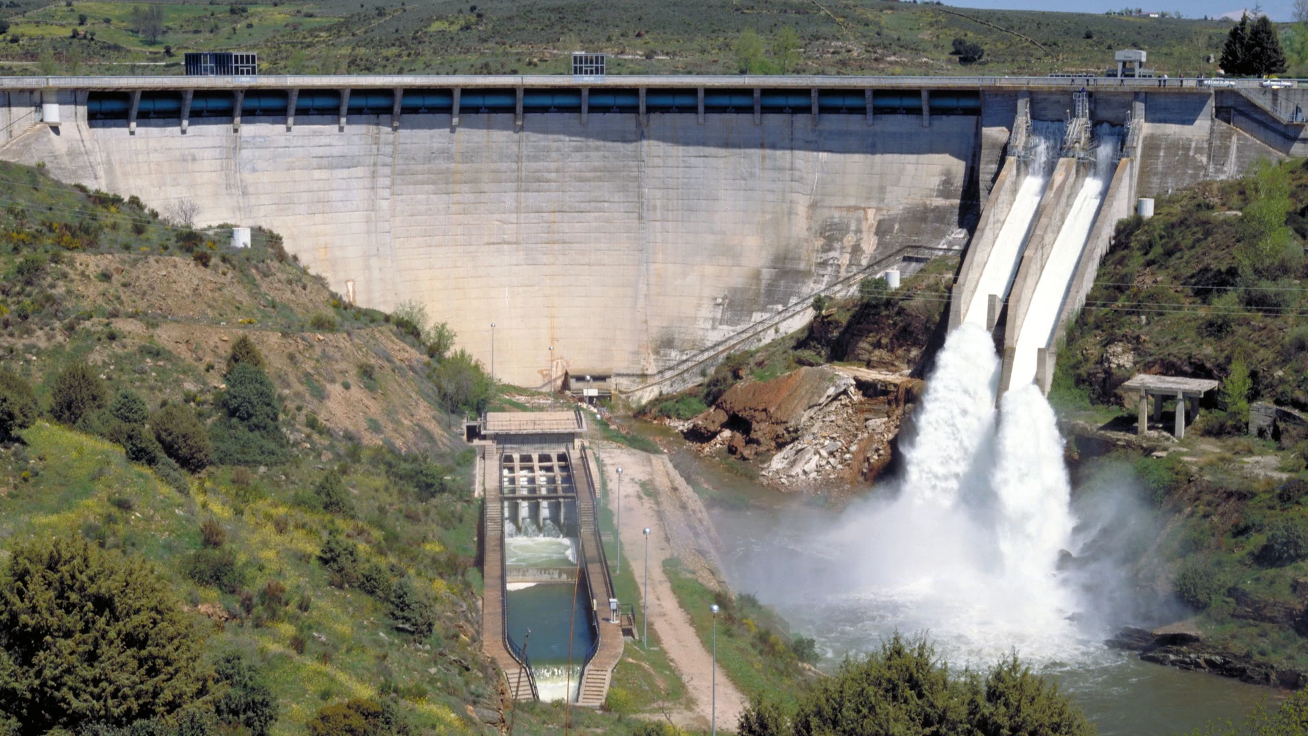 Desembalse de agua en un pantano madrileñoREMITIDA / HANDOUT por CANAL DE ISABEL IIFotografía remitida a medios de comunicación exclusivamente para ilustrar la noticia a la que hace referencia la imagen, y citando la procedencia de la imagen en la firma06/03/2025
