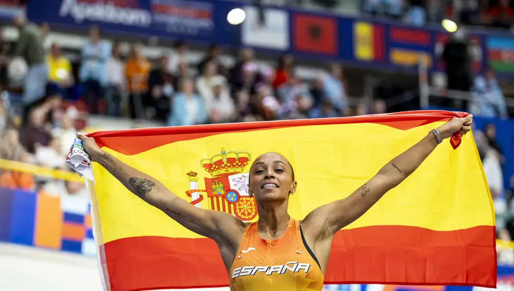 Ana Peleteiro, oro en triple salto