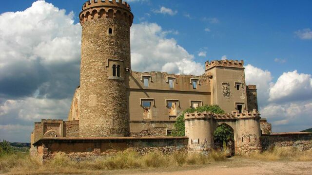 Castillo de Torre Salvana