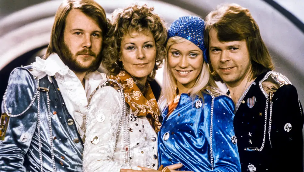Fotografía de archivo fechada el 9 de febrero de 1974 y facilitada hoy, 27 de abril de 2018, que muestra a los miembros del grupo sueco de música ABBA (i-d): Benny Andersson, Anni-Frid Lyngstad, Agnetha Faltskog y Bjorn Ulvaeus mientras posan tras ganar el Festival de Eurovisión con su tema "Waterloo" en Estocolmo, Suecia. El popular grupo sueco Abba anunció hoy que durante su última gira grabaron dos nuevos temas y que uno de ellos, titulado "I still have faith in you", será interpretado para un programa especial que se difundirá en diciembre.