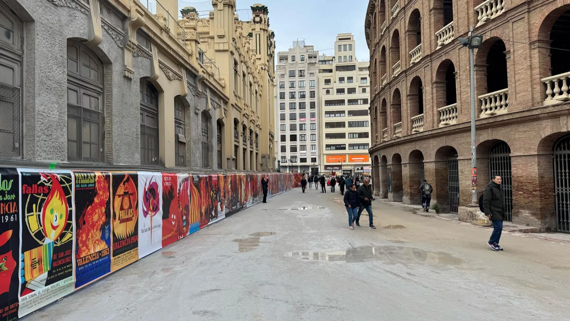 La calle Alicante, en Valencia, abierta parcialmente al tránsito de peatones