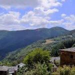 El mirador desconocido sobre una cresta de roca natural más brutal de toda Asturias