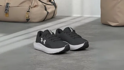 No pensaba comprar zapatillas nuevas… hasta que vi estas Under Armour casi a mitad de precio