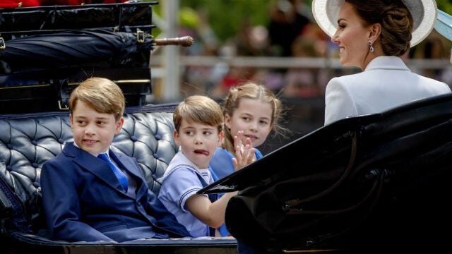 Kate Middleton junto a sus hijos George, Charlotte y Louis