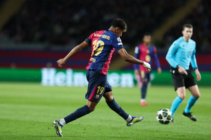 FC Barcelona v SL Benfica - UEFA Champions League 2024/25 Round of 16 second leg.