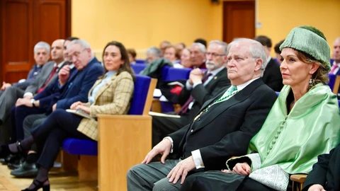 Los consejeros Suárez-Quiñones y González Corral asisten a la toma de posesión de Lorena de la Fuente Ruiz como integrante de la Academia de Ciencias Veterinarias de Castilla y León
