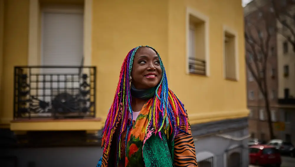 Entrevista con la cantante Lucrecia.