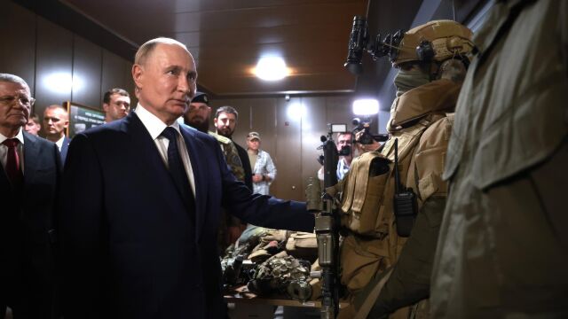 Ucrania.- Putin visita una base militar en Kursk y da casi por derrotada la ofensiva ucraniana