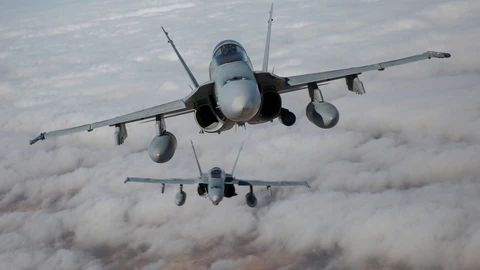 Cazas F-18 españoles durante una misión