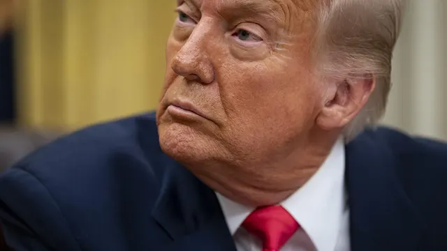 Trump califica de "productivos" los contactos con Putin y le pide que "perdone la vida" a tropas ucranianas