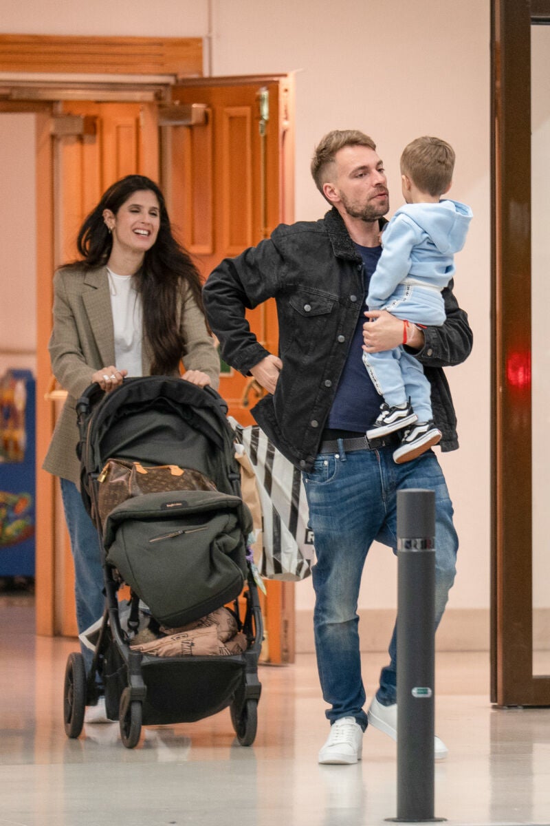 José María Almoguera con su hijo y María &quot;La Jerezana&quot;
